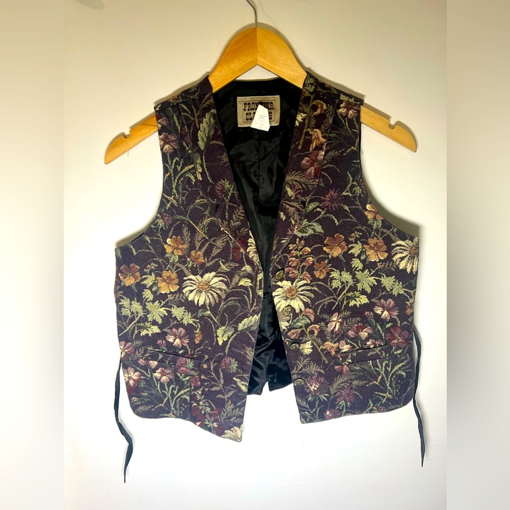 Beautiful Vintage Floral Tapestry Vest